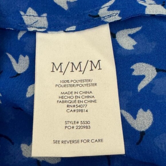 O-59 CAbi Blue White & Black Floral Pleated Front Sleeveless Button‎ Down Blouse - Picture 15 of 15